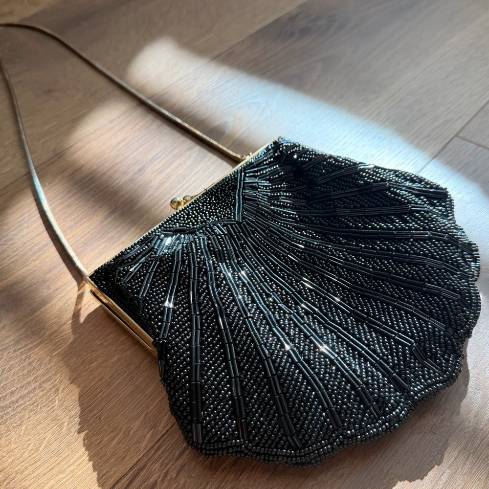 Vintage Shell Shaped Black Beaded Clutch Coin Purse